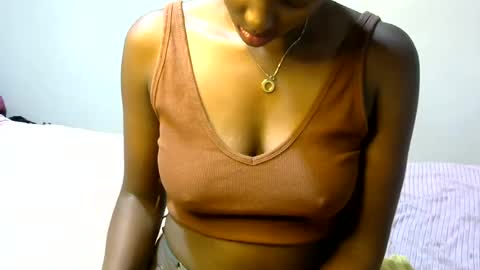 Snapshot of xeenah chatting on 06.23.26 xeenah online show from 06.23.26