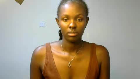 Snapshot of xeenah chatting on 06.25.26 xeenah online show from 06.25.26