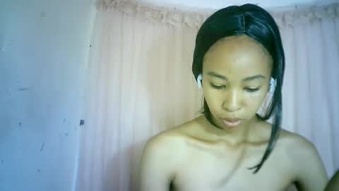 Snapshot of xenna610827 chatting on 01.26.25 xenna610827 online show from 01.26.25