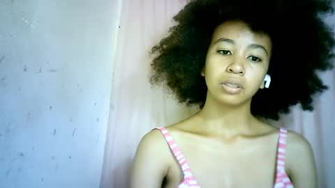 Snapshot of xenna610827 chatting on 02.10.25 xenna610827 online show from 02.10.25