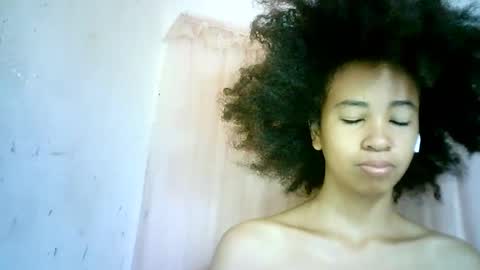 Snapshot of xenna610827 chatting on 02.13.25 xenna610827 online show from 02.13.25