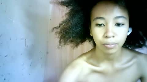 Snapshot of xenna610827 chatting on 02.17.25 xenna610827 online show from 02.17.25