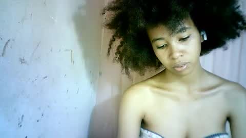 Snapshot of xenna610827 chatting on 02.17.25 xenna610827 online show from 02.17.25