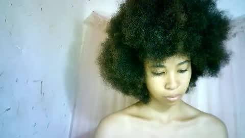 Snapshot of xenna610827 chatting on 02.22.25 xenna610827 online show from 02.22.25