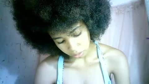 Snapshot of xenna610827 chatting on 02.26.25 xenna610827 online show from 02.26.25