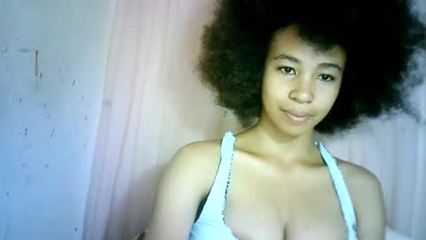 Snapshot of xenna610827 chatting on 02.26.25 xenna610827 online show from 02.26.25