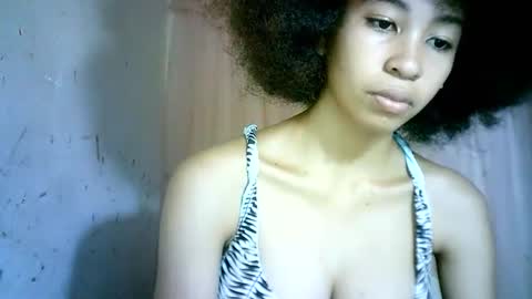 Snapshot of xenna610827 chatting on 03.04.25 xenna610827 online show from 03.04.25