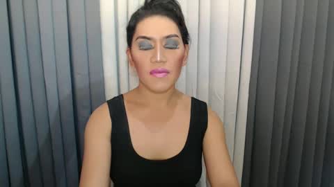 GWEN THOMPSON .......   online show from 12.25.24