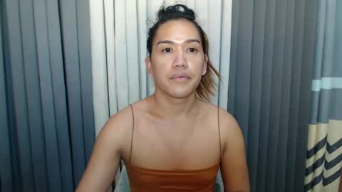 GWEN THOMPSON .......   online show from 03.01.25