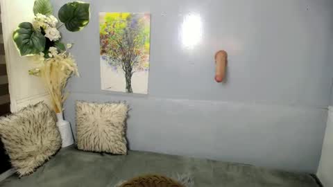 GWEN THOMPSON .......   online show from 03.09.25