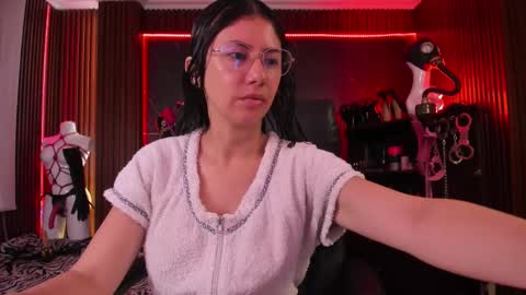 XiaQueen   I M online show from 10.17.25