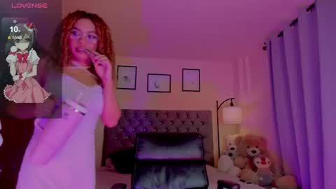 Snapshot of ximena_sotto1 chatting on 06.20.26 camila online show from 06.20.26