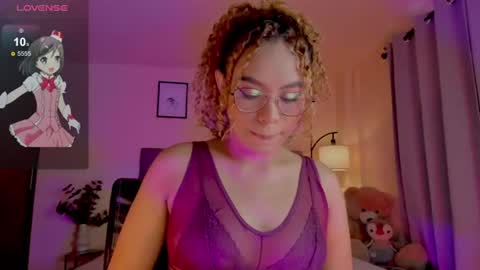 Snapshot of ximena_sotto1 chatting on 06.23.26 camila online show from 06.23.26