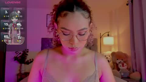 Snapshot of ximena_sotto1 chatting on 06.29.26 camila online show from 06.29.26