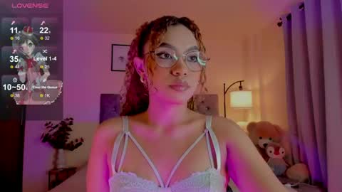 Snapshot of ximena_sotto1 chatting on 07.03.26 camila online show from 07.03.26