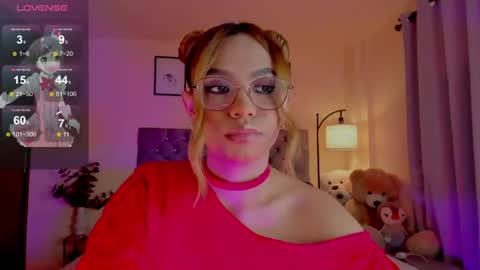 Snapshot of ximena_sotto1 chatting on 07.05.26 camila online show from 07.05.26