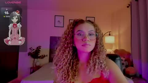 Snapshot of ximena_sotto1 chatting on 07.14.26 camila online show from 07.14.26