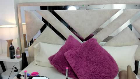 Snapshot of ximena_vasquez8 chatting on 01.18.26 Xime online show from 01.18.26