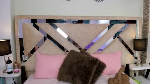 Snapshot of ximena_vasquez8 chatting on 02.28.26 Xime online show from 02.28.26