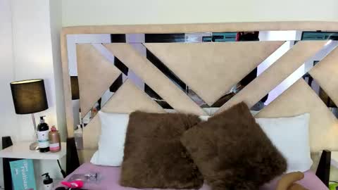 Snapshot of ximena_vasquez8 chatting on 03.01.26 Xime online show from 03.01.26