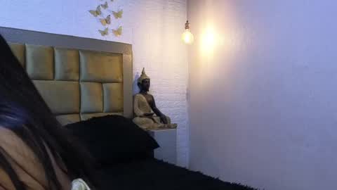 Snapshot of ximenawilliamss chatting on 10.02.25 ximena online show from 10.02.25