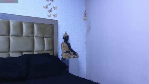 Snapshot of ximenawilliamss chatting on 11.04.25 ximena online show from 11.04.25