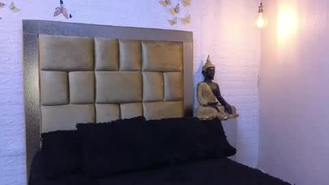 Snapshot of ximenawilliamss chatting on 12.16.25 ximena online show from 12.16.25