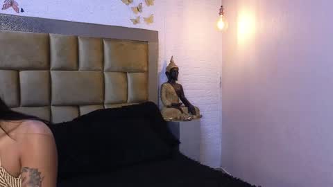 Snapshot of ximenawilliamss chatting on 12.21.25 ximena online show from 12.21.25