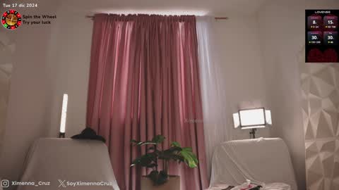 Snapshot of ximenna_cruz_ chatting on 12.17.24 Xime Independent Artist online show from 12.17.24