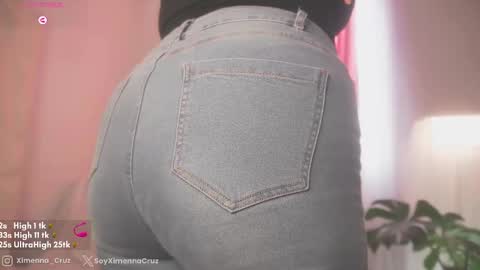 Snapshot of ximenna_cruz_ chatting on 03.12.25 Xime Independent Artist online show from 03.12.25