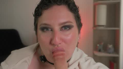 Snapshot of ximenna_cruz_ chatting on 11.06.25 Xime Independent Artist online show from 11.06.25