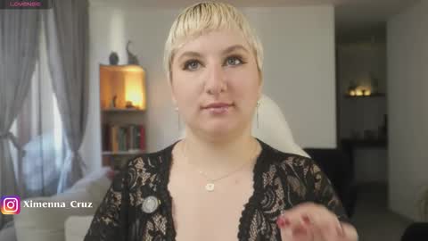 Snapshot of ximenna_cruz_ chatting on 01.07.26 Xime Independent Artist online show from 01.07.26