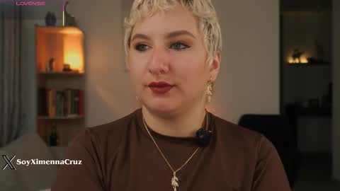 Snapshot of ximenna_cruz_ chatting on 01.09.26 Xime Independent Artist online show from 01.09.26