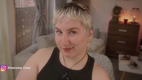 Snapshot of ximenna_cruz_ chatting on 01.15.26 Xime Independent Artist online show from 01.15.26