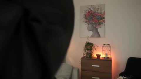 Snapshot of ximenna_cruz_ chatting on 01.18.26 Xime Independent Artist online show from 01.18.26