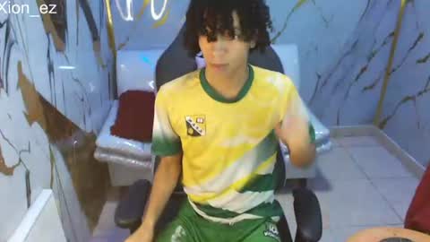 Snapshot of xion_ez chatting on 06.20.26 xion_ez online show from 06.20.26