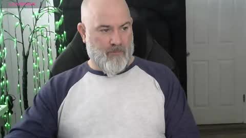 Snapshot of xjohnniex77 chatting on 02.25.26 MrSlowBurn77 online show from 02.25.26