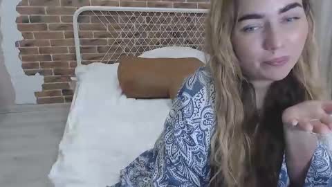 Snapshot of xkristinaxxx chatting on 02.12.25 Kristina online show from 02.12.25