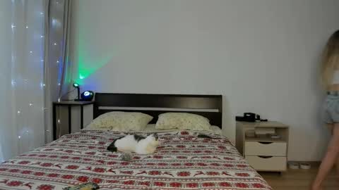 Chloe online show from 11.21.25