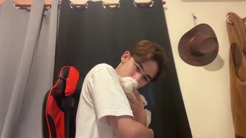 Snapshot of xluminous chatting on 07.17.26 MIKAEL online show from 07.17.26