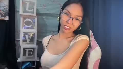 Snapshot of xmonica_cummerx chatting on 11.01.25 Sweet Monica online show from 11.01.25