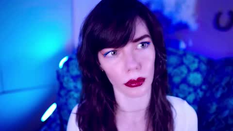 Bella Bondai online show from 10.29.25