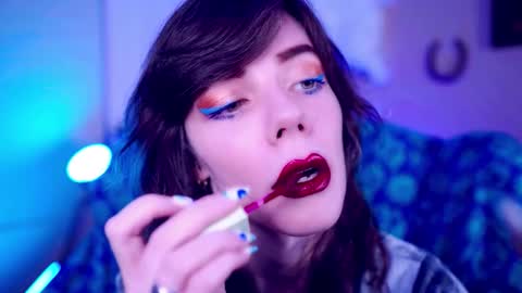 Bella Bondai online show from 11.08.25