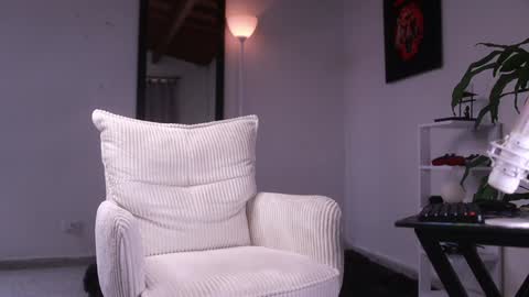   online show from 02.02.25