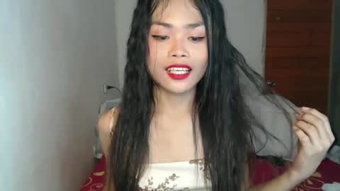 Snapshot of xpinaycreamcockx chatting on 10.17.25 JHANA online show from 10.17.25