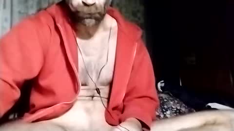 Snapshot of xploid1982 chatting on 11.02.25 xploid1982 online show from 11.02.25