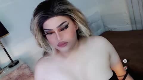 Snapshot of xsabbylicious69 chatting on 10.19.25 xsabbylicious69 online show from 10.19.25