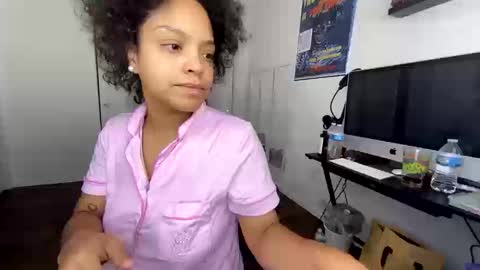 xStarGazingx online show from 10.10.25