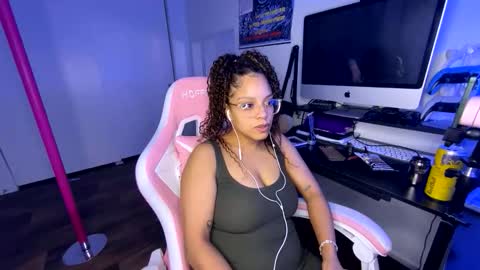 xStarGazingx online show from 01.15.26