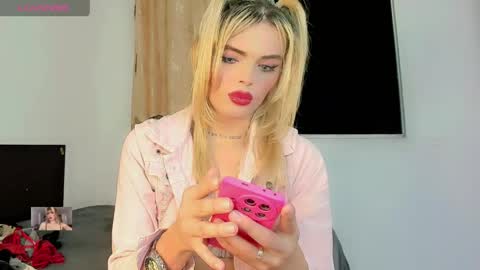 Snapshot of xthesexyboyx chatting on 06.02.26 Femboy Exotic online show from 06.02.26
